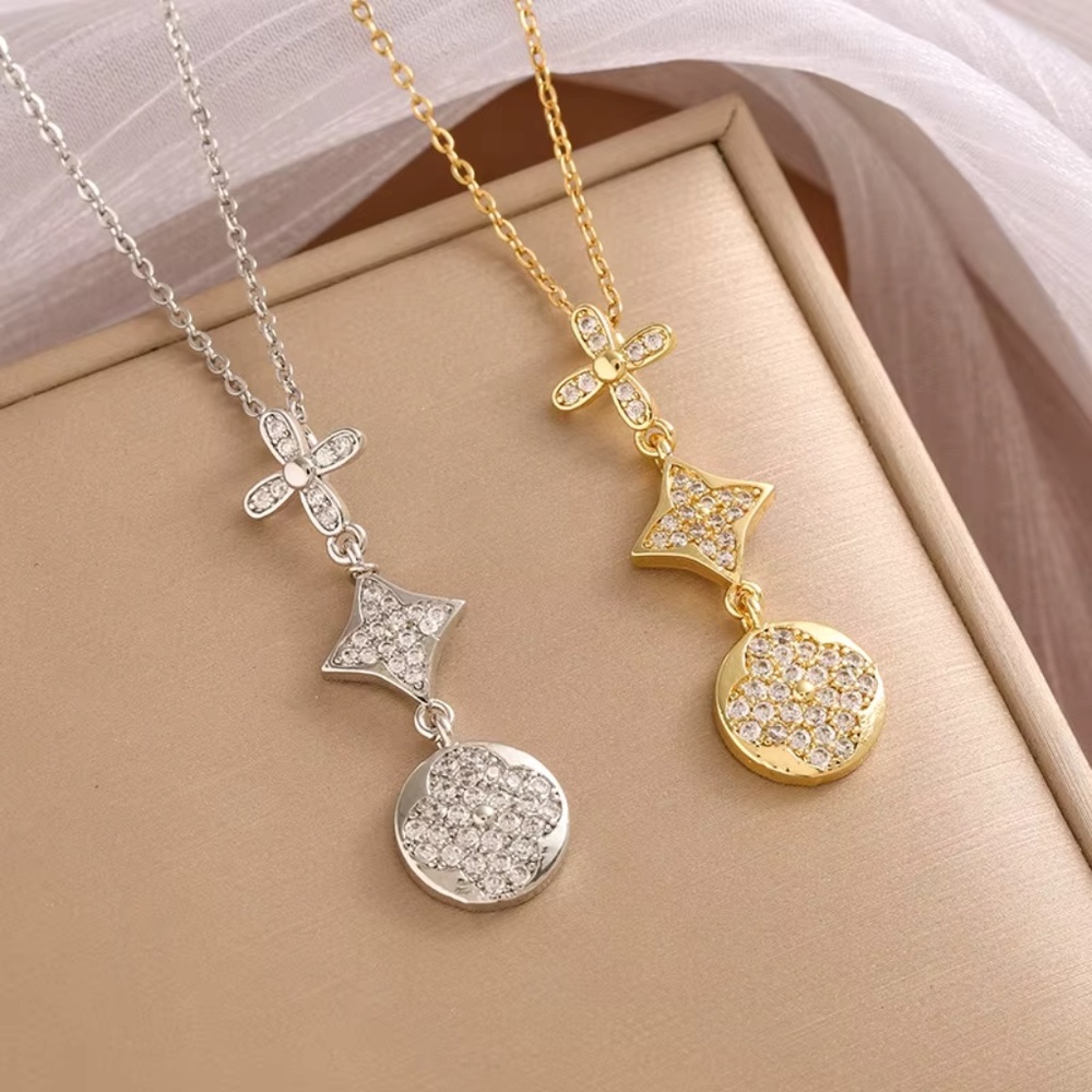 18KT Silver Flour Leaf Clover Cubic Zircon Necklace